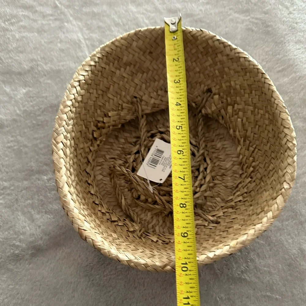 N/A woven basket